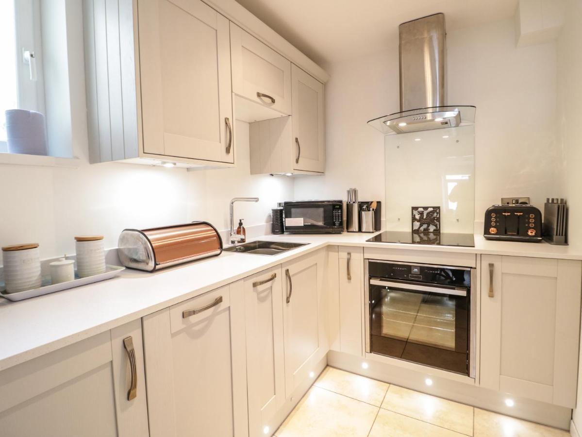 7 Watkin Street *